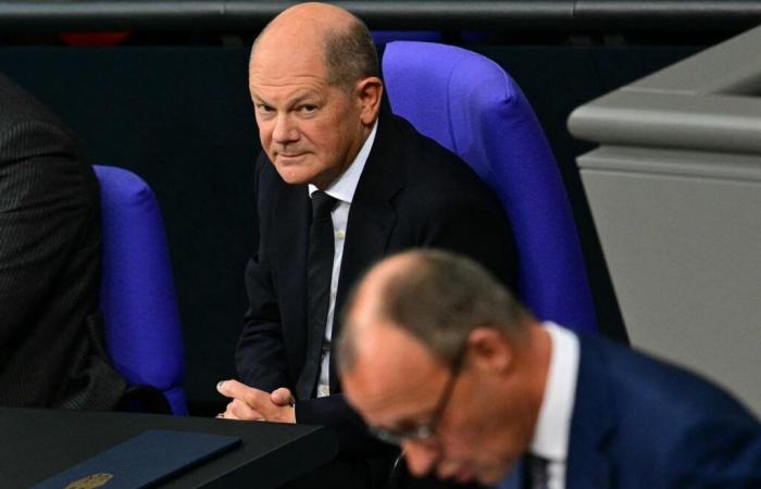 En Allemagne, le chancelier Olaf Scholz et son rival conservateur Friedrich Merz sont en désaccord sur l’aide militaire à l’Ukraine.