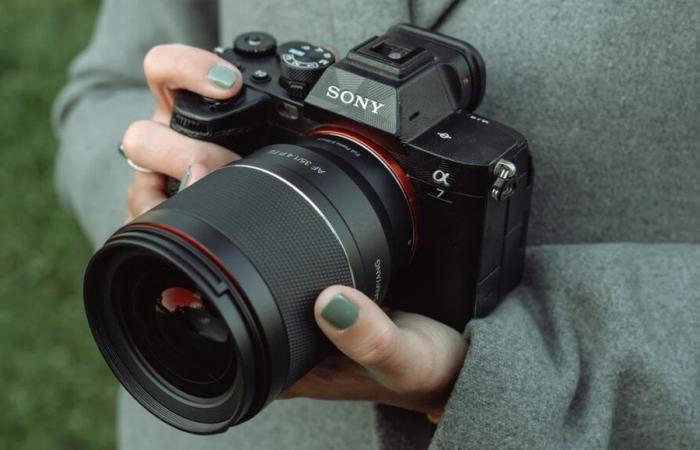 Deux nouvelles belles optiques pour Canon et Sony dans le capot Samyang