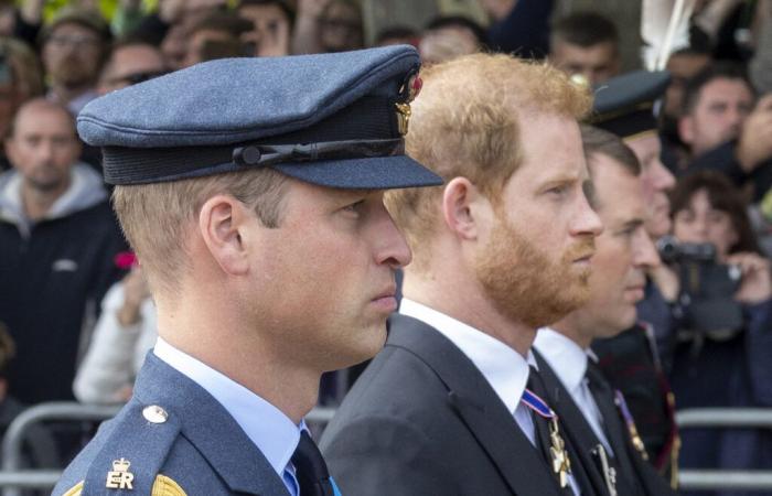 les frères ennemis enterrent la hache de guerre pour un triste hommage