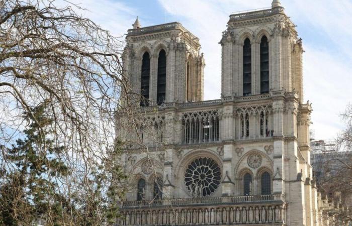 en raison de la météo, toute la cérémonie se déroulera « à l’intérieur » et le concert sera enregistré