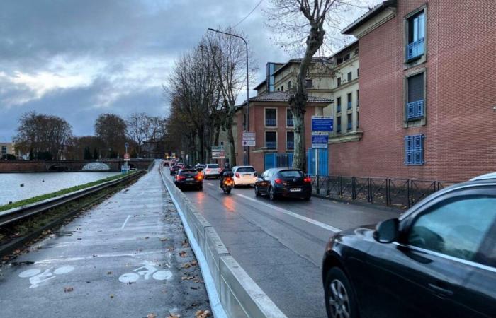 à Toulouse, la piste cyclable qui crée des bouchons va-t-elle être supprimée ?