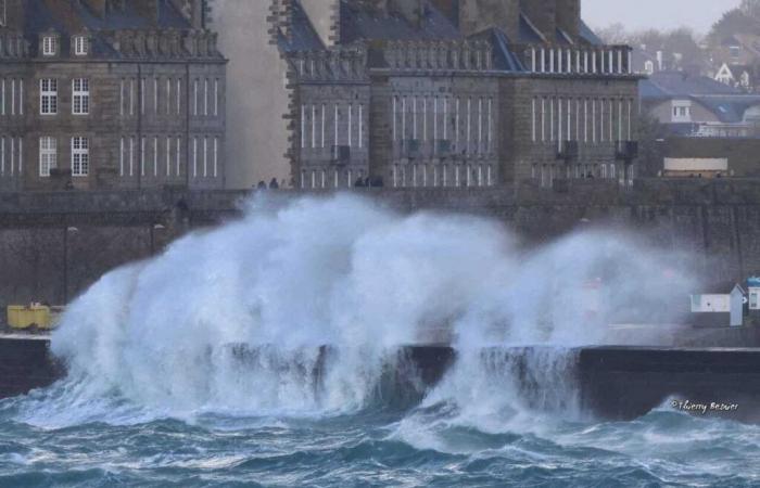 pic d’intensité à 6 heures du matin, vagues spectaculaires et dangereuses à Saint-Malo