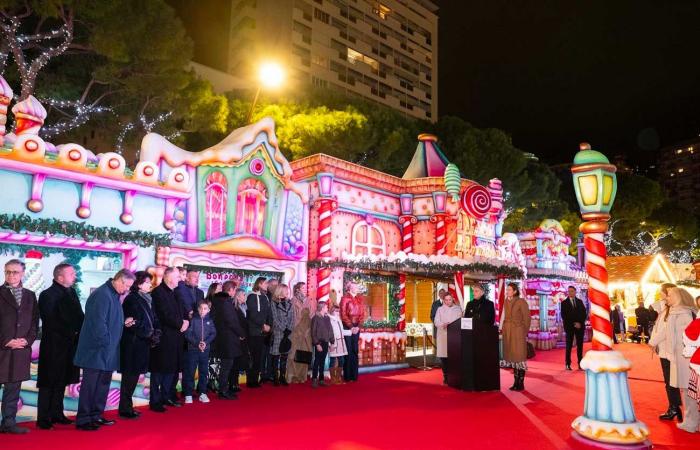 La Princesse Charlène et ses jumeaux inaugurent le village gourmand de Noël du port de Monaco