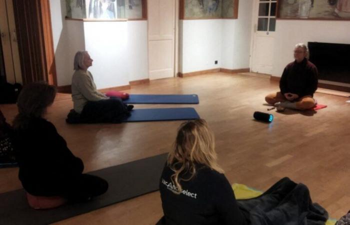 Côtes-d’Armor. Thierry Raffin offers meditation and yoga classes in Châtelaudren-Plouagat