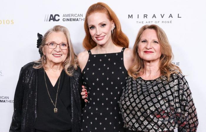 Jessica Chastain avec sa mère et sa grand-mère, trio glamour à Los Angeles