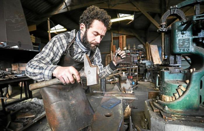 ce Breton a fabriqué les haches pour couper la charpente de Notre-Dame [Vidéo]