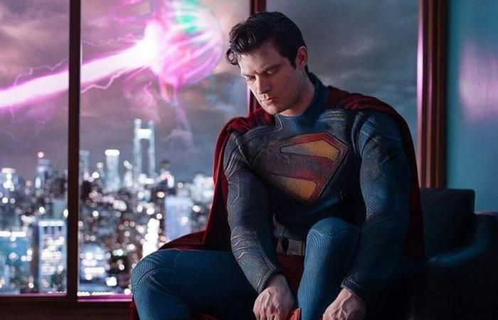 “Un peu fatigué” Le Superman de James Gunn sera très différent de celui de Zack Snyder, interprété par Henry Cavill