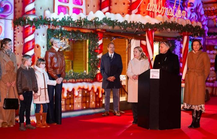 La Princesse Charlène et ses jumeaux inaugurent le village gourmand de Noël du port de Monaco