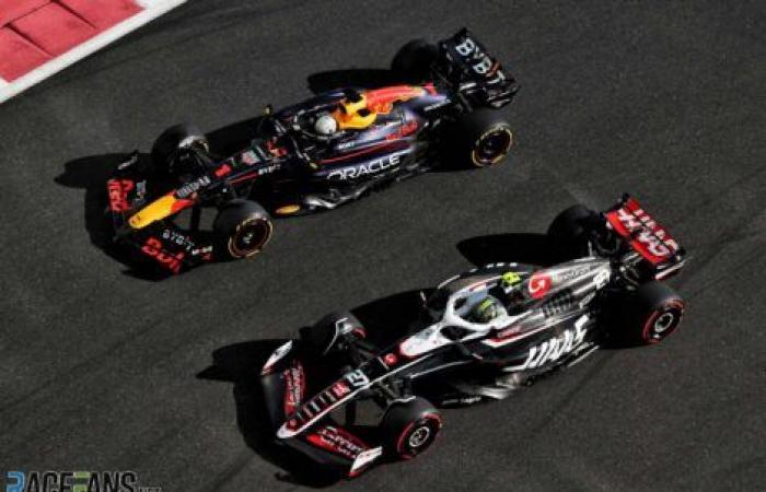 Sainz et Ferrari affrontent « Mission Impossible » pour le titre des constructeurs · RaceFans