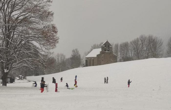 images spectaculaires d’une deuxième journée très chargée en neige