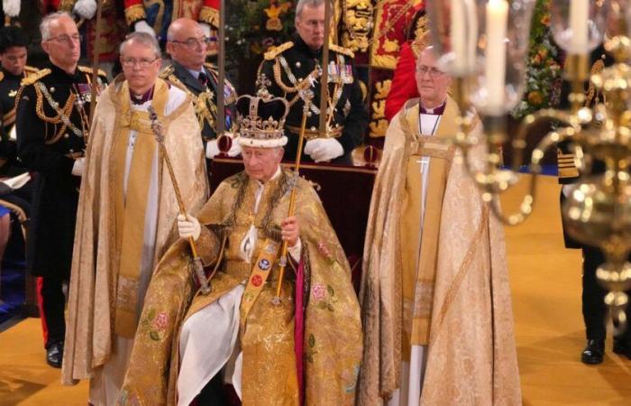 Charles III parle de la couronne de saint Édouard, portée lors de son couronnement