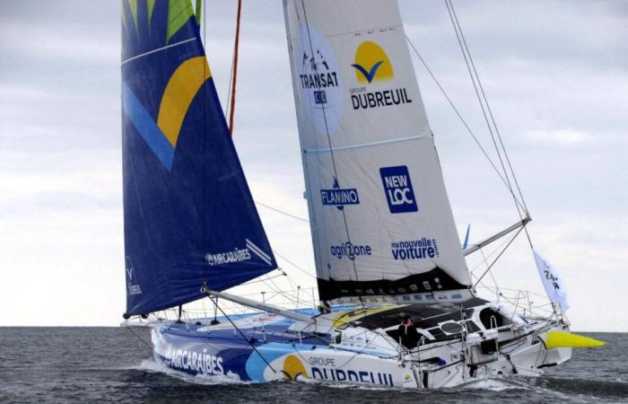 Foil damage for Vendée skipper Sébastien Simon