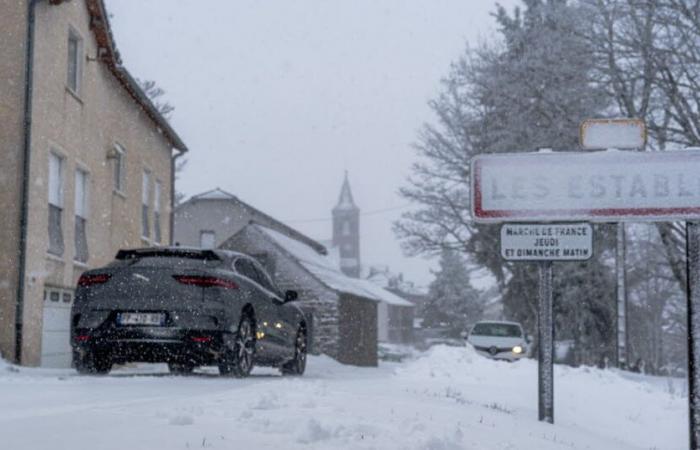 un col fermé dans la Loire, des routes parfois enneigées en Haute-Loire