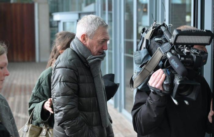 Eddy Snelders est arrivé au tribunal pour la première confrontation avec les victimes, son ex-épouse Bé De Meyer est également présente