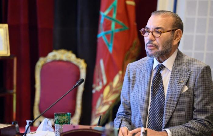 Le roi du Maroc opéré « avec succès » après « une fracture » à l’épaule