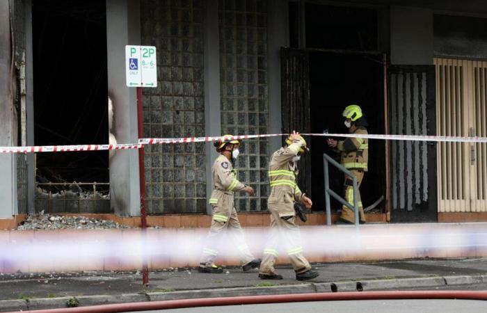 trois suspects recherchés pour incendie de synagogue, “acte terroriste”, selon la police