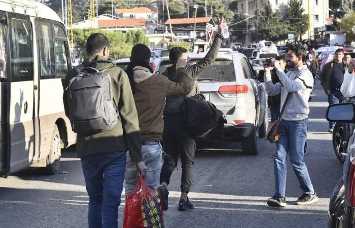 Réunion d’urgence à l’ONU lundi, des centaines de réfugiés tentent de rentrer dans leur pays