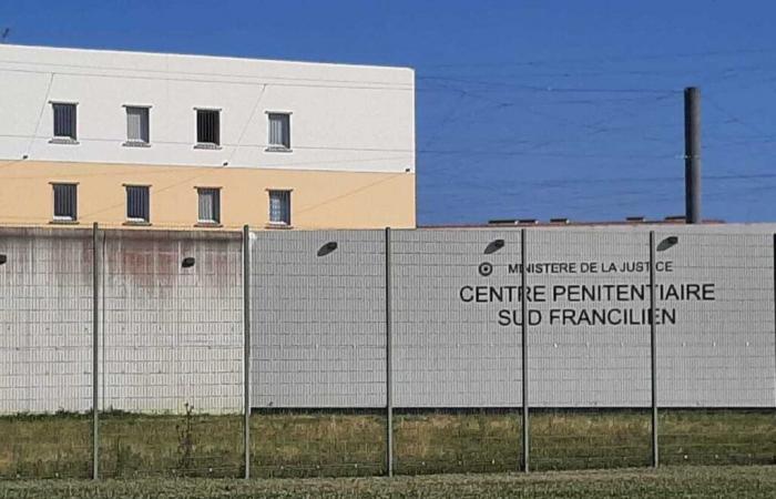 depuis la prison, le détenu harcèle et menace son ex-compagne avec des SMS