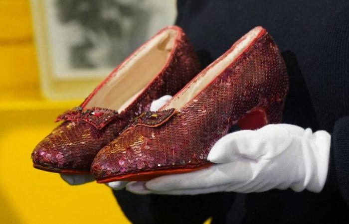 Les chaussures rouges de Judy Garland vendues aux enchères pour 28 millions de dollars