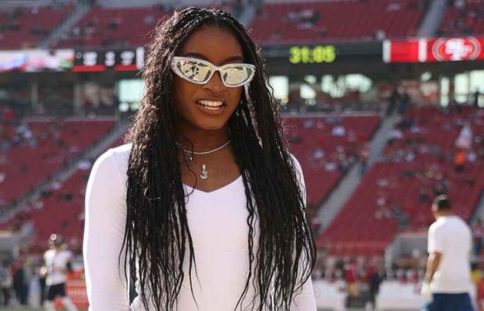 La tenue chic de Simone Biles le jour du match pour soutenir son mari Jonathan Owens