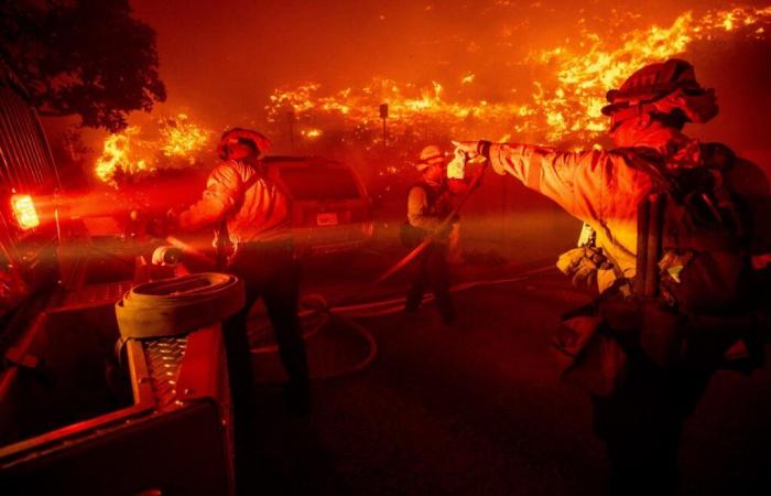 des milliers de personnes évacuées de Malibu, en proie à un incendie majeur