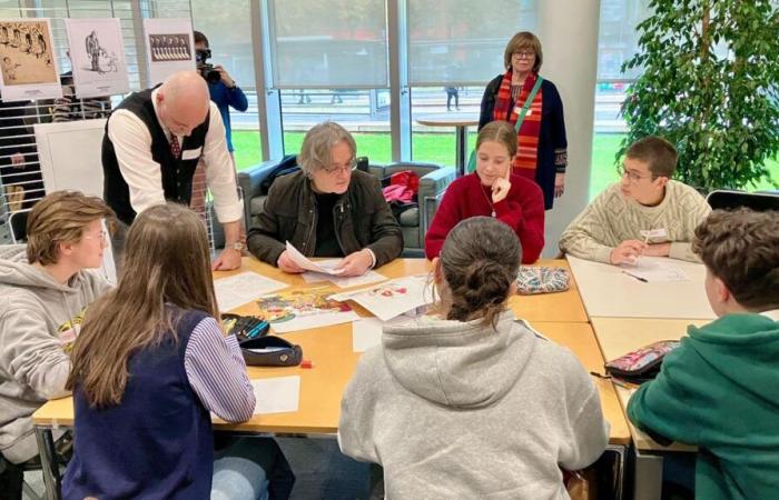 à Strasbourg, des lycéens participent à un numéro spécial de « Charlie Hebdo »