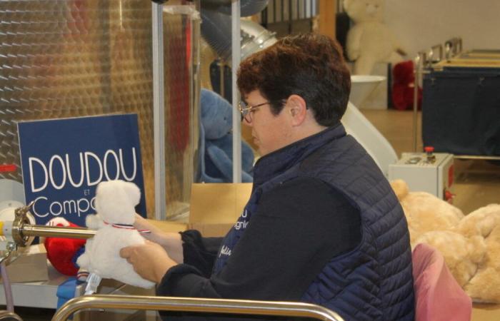 cet atelier fabrique des mascottes et des peluches du PSG