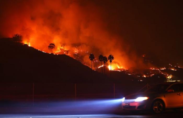 Dick Van Dyke parmi les célébrités évacuées du paradis balnéaire alors qu’un incendie menace