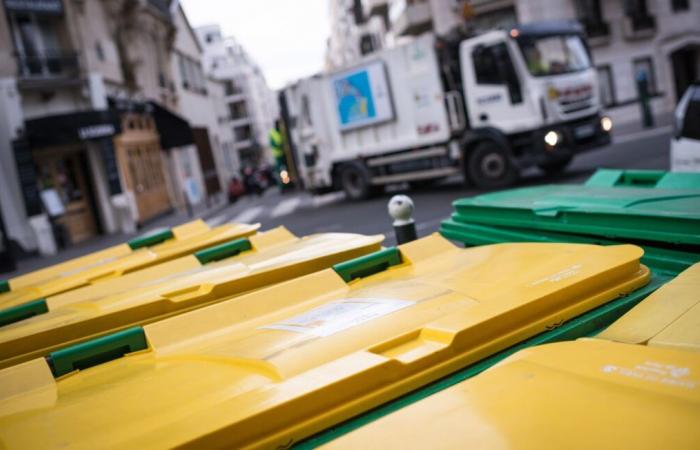 Après un changement de jour de collecte, les déchets s’entassent en centre-ville