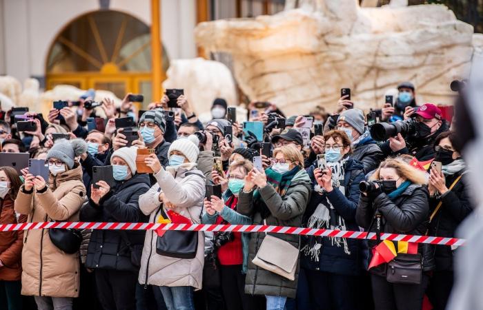 les trois pandas nés en Belgique se rendent en Chine devant un public nombreux