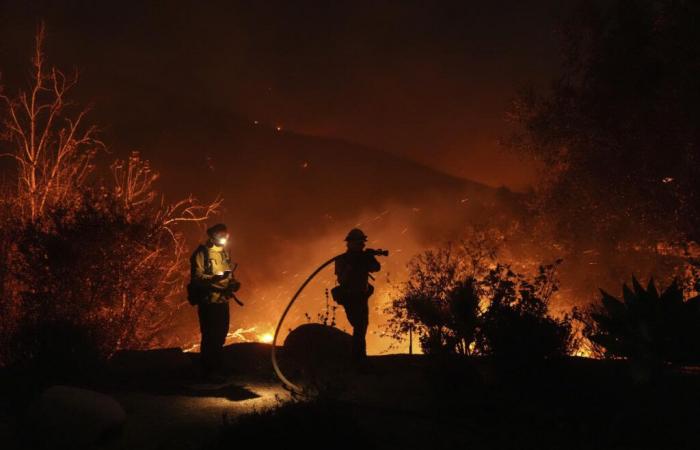 Un incendie de forêt à Malibu déclenche des ordres d’évacuation et des avertissements pour 20 000 personnes, dont Dick Van Dyke, Cher