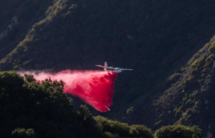 Malibu dévastée par les flammes, des milliers de personnes évacuées