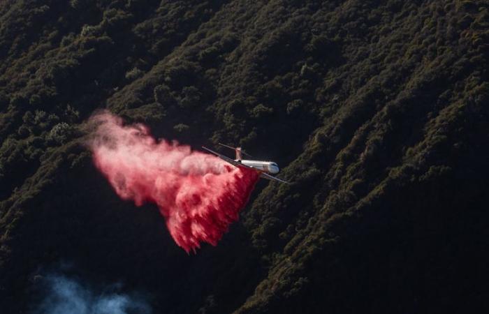 Malibu dévastée par les flammes, des milliers de personnes évacuées