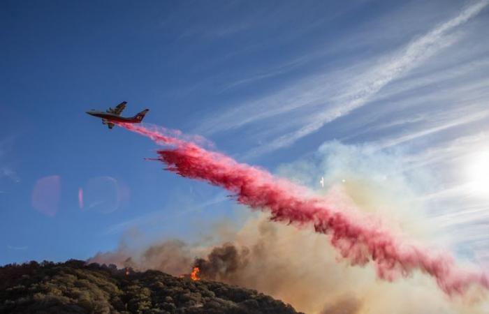 Malibu dévastée par les flammes, des milliers de personnes évacuées