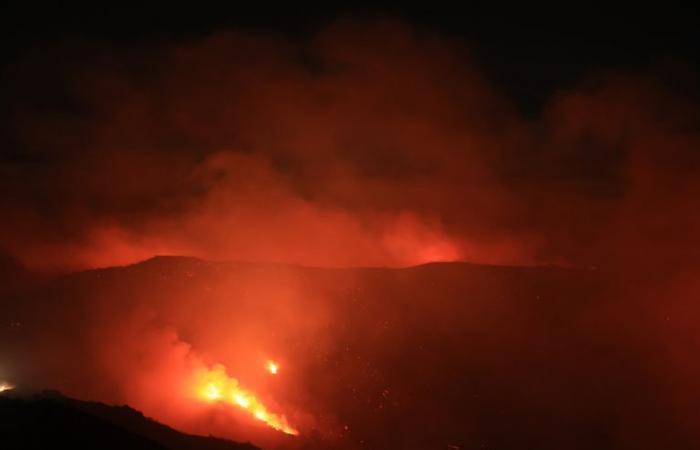 Malibu dévastée par les flammes, des milliers de personnes évacuées