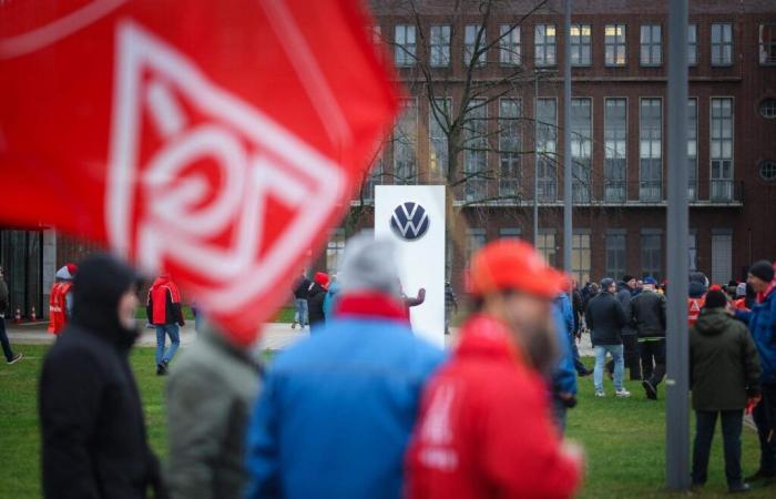 En Allemagne, le conflit social chez Volkswagen se durcit et se politise