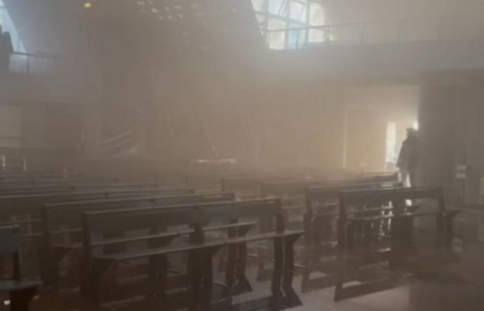 incendie de couvent, évacuation de la Vierge… photos du désastre de l’intérieur