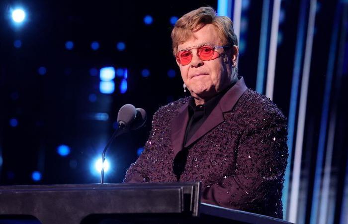 Elton John estime que légaliser la marijuana est “l’une des plus grandes erreurs de tous les -”.