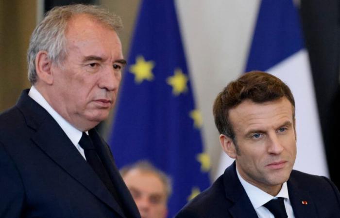 Long entretien avec Macron, confirmation tardive… les coulisses de la nomination de Bayrou à Matignon