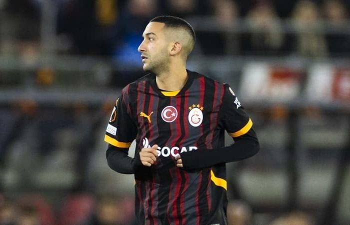 Hakim Ziyech discute avec le Stade Rennais