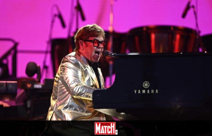 Elton John retrace sa douleur derrière le tube “Candle in the Wind”