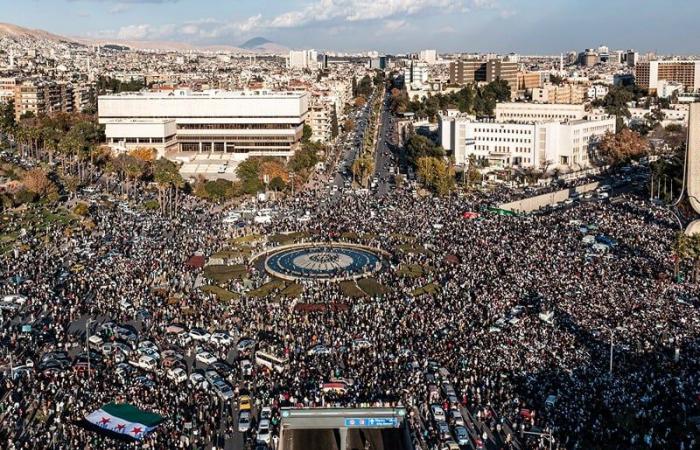 Les Syriens continuent de célébrer la victoire de la « révolution »