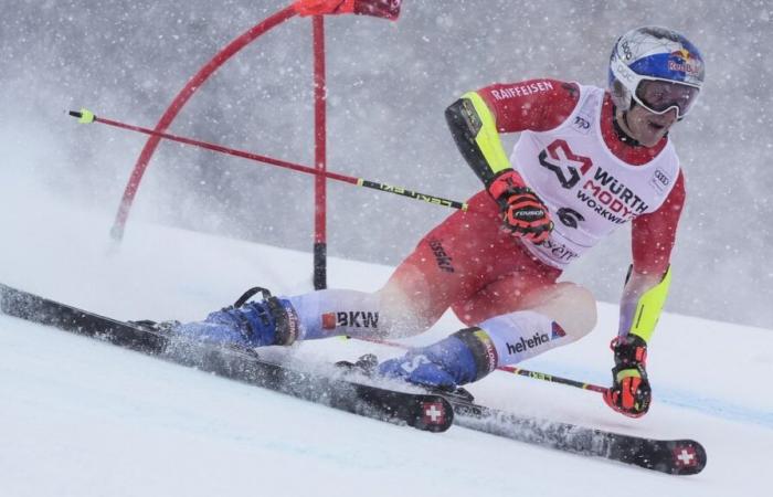 Marco Odermatt remporte un slalom géant fou à Val-d’Isère