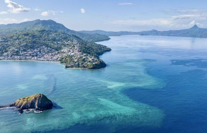 Le cyclone Chido a balayé Mayotte, les habitants coupés du monde