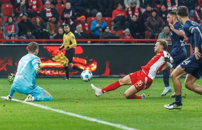 L’ancien entraîneur du FCZ inflige la première défaite du Bayern en championnat