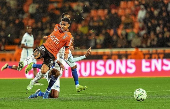 Le FC Lorient reçoit le Paris FC pour un véritable choc, parmi les deux premiers de Ligue 2