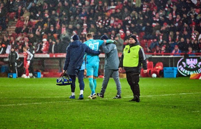 Scandale des supporters, l’arbitre interrompt le match