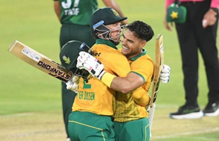 SA vs PAK 2e T20I – Le 117 de Reeza Hendricks aide l’Afrique du Sud à devenir la première équipe à chasser plus de 200 contre le Pakistan, le meilleur 98 en carrière de Saim Ayub en vain