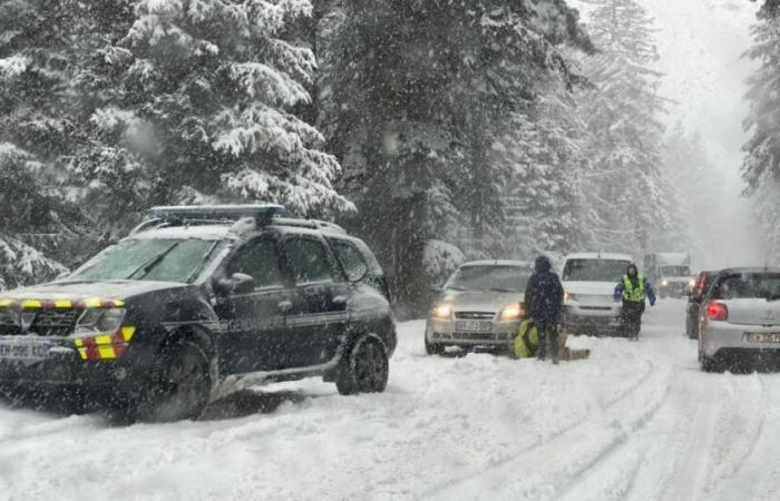 Loire. Verglas, routes fermées… ce qui vous attend sur les routes par mauvais -