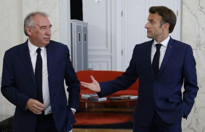 Un tapis rouge déroulé sans le savoir, du vaudeville et pour finir… Bayrou